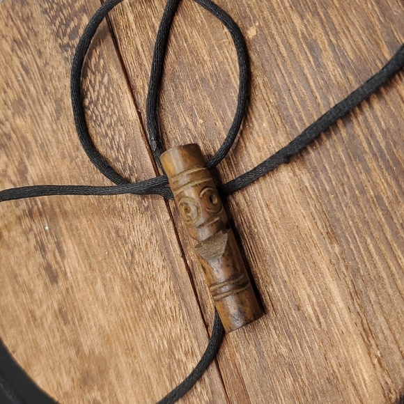 Wooden‎ tiki totem necklace carved N3313